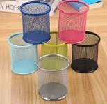 Hộp cắm bút lưới nhiều màu